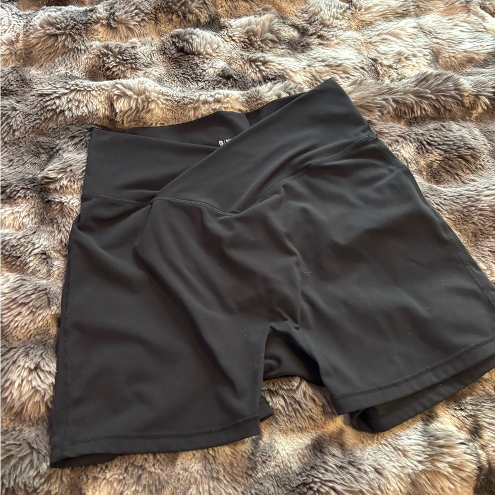 BuffBunny Collection 4 Inch V shorts